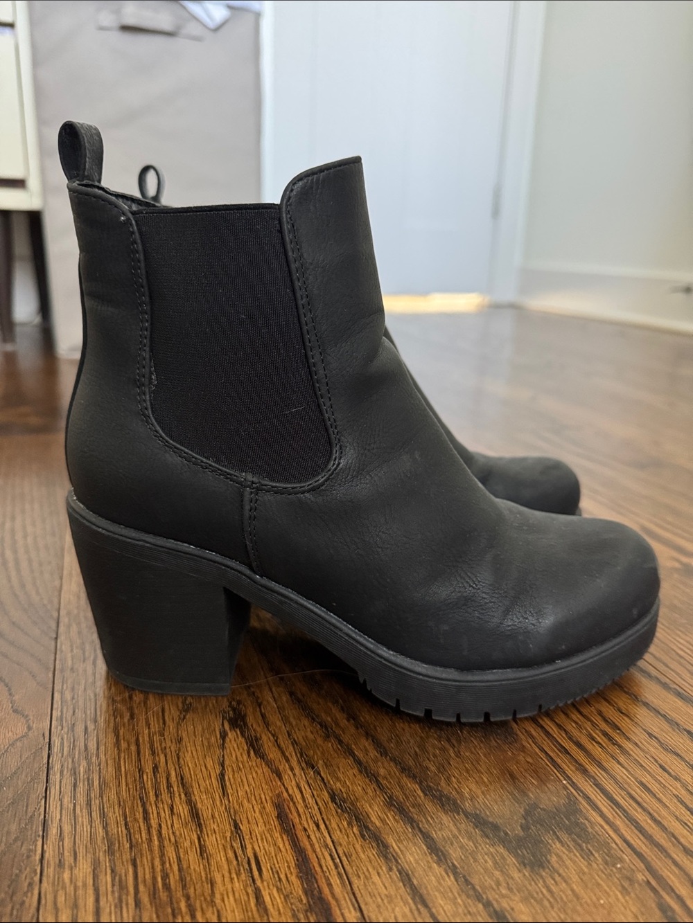 Dream Pairs Black Leather-Look Chelsea Block Heel Ankle Boots